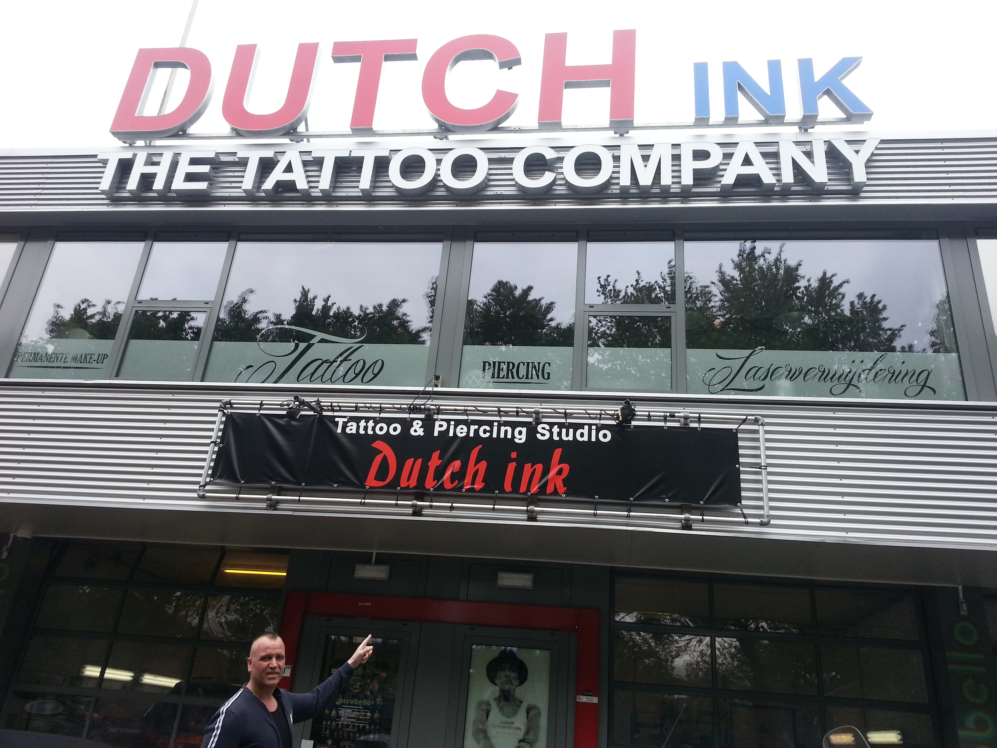 Tattooshop in de clinch met gemeente Vlaardingen - Rijnmond